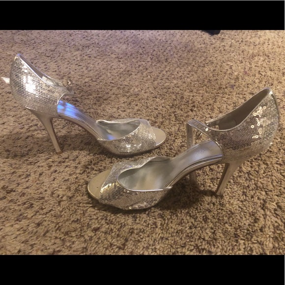 Aldo sequin heels. - Picture 1 of 5